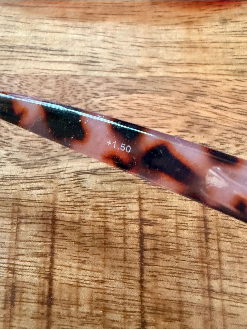 Set of 3 Fashionable Cat-Eye reading Glasses - 1.50 Black, Tortoiseshell & Red